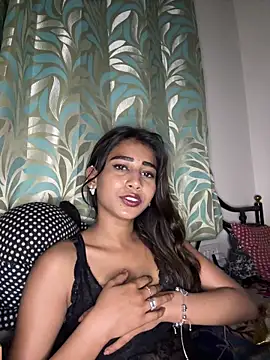 Snapshot of STRIP_GLOW chatting on March 7, 2026, 12:18 am STRIP GLOW online show from March 7, 2026, 12:18 am