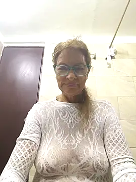 MaryLunne online show from September 15, 2025, 6:30 pm