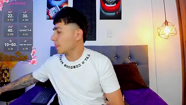 Snapshot of Nicolas_James_Sc chatting on October 23, 2025, 1:43 pm Nicolas James Sc online show from October 23, 2025, 1:43 pm