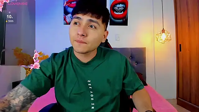 Snapshot of Nicolas_James_Sc chatting on November 22, 2025, 12:48 pm Nicolas James Sc online show from November 22, 2025, 12:48 pm