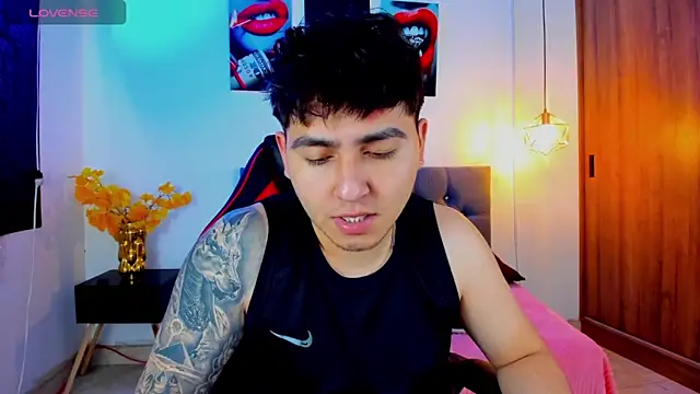 Snapshot of Nicolas_James_Sc chatting on February 18, 2026, 2:02 pm Nicolas James Sc online show from February 18, 2026, 2:02 pm