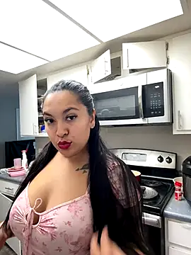 Snapshot of latina_curvy22 chatting on September 12, 2025, 9:59 pm latina curvy22 online show from September 12, 2025, 9:59 pm