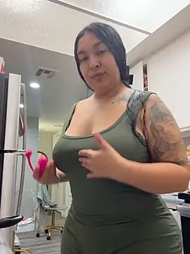 Snapshot of latina_curvy22 chatting on February 27, 2026, 10:32 pm latina curvy22 online show from February 27, 2026, 10:32 pm