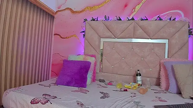 Taylor oriana  online show from September 16, 2025, 11:00 am