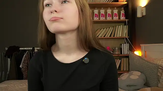 LynHillaire online show from February 14, 2026, 11:18 am