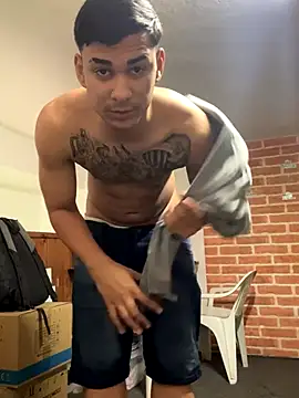 Snapshot of condenovin chatting on September 19, 2025, 3:02 pm condenovin online show from September 19, 2025, 3:02 pm