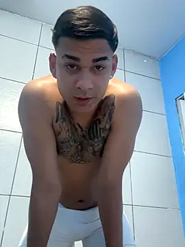 Snapshot of condenovin chatting on September 21, 2025, 3:02 pm condenovin online show from September 21, 2025, 3:02 pm