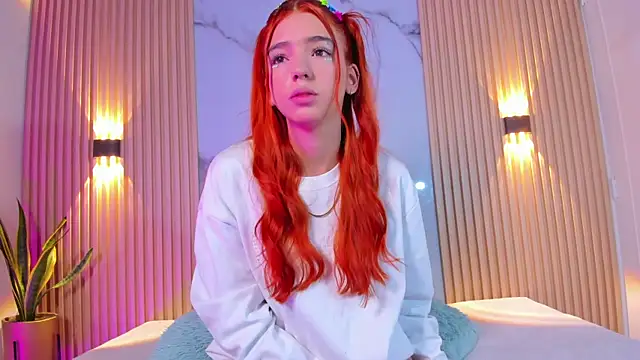 Snapshot of Alana_333 chatting on October 5, 2025, 2:15 pm Alana 333 online show from October 5, 2025, 2:15 pm