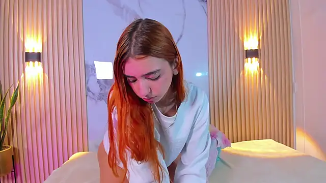 Snapshot of Alana_333 chatting on November 17, 2025, 11:27 am Alana 333 online show from November 17, 2025, 11:27 am