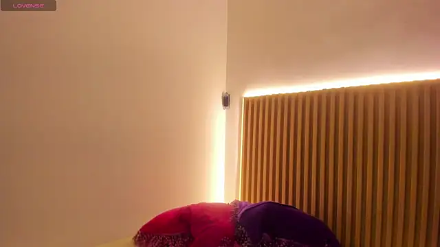 Snapshot of Alana_333 chatting on December 16, 2025, 3:17 pm Alana 333 online show from December 16, 2025, 3:17 pm