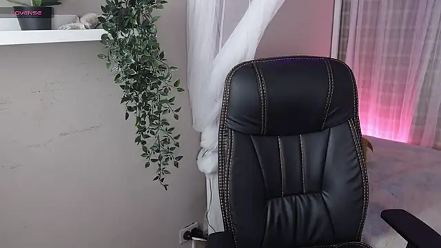 Mystic blue online show from November 20, 2025, 12:49 pm