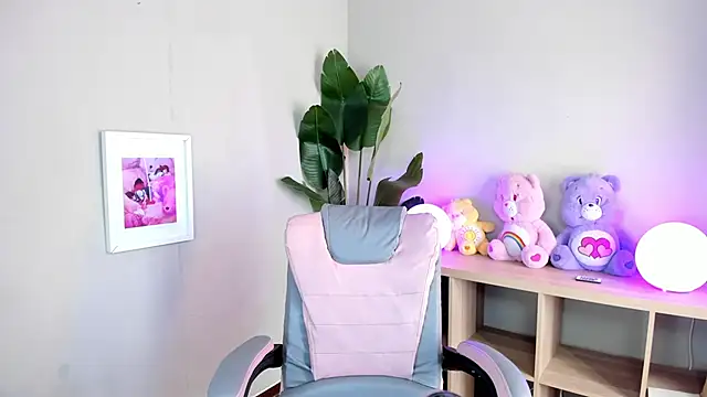 Snapshot of Mystic_blue chatting on January 19, 2026, 12:42 pm Mystic blue online show from January 19, 2026, 12:42 pm