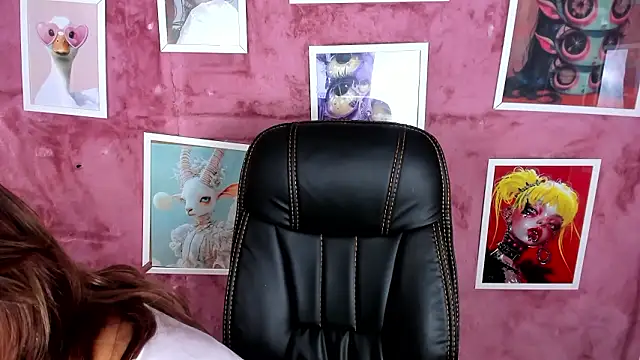 Snapshot of Mystic_blue chatting on February 17, 2026, 12:56 pm Mystic blue online show from February 17, 2026, 12:56 pm