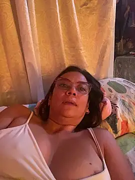 Snapshot of YadiraOrozco chatting on September 14, 2025, 11:31 am YadiraOrozco online show from September 14, 2025, 11:31 am