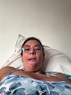 Snapshot of YadiraOrozco chatting on February 3, 2026, 5:51 pm YadiraOrozco online show from February 3, 2026, 5:51 pm