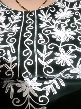 rekha 09 online show from December 17, 2025, 6:25 pm