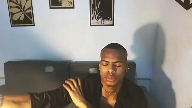 criss zuri online show from September 24, 2025, 11:46 am