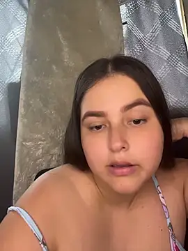 mia-08martinez  online show from May 15, 2026, 10:06 pm