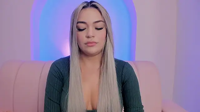 Snapshot of milaowens chatting on February 16, 2026, 11:06 am milaowens online show from February 16, 2026, 11:06 am