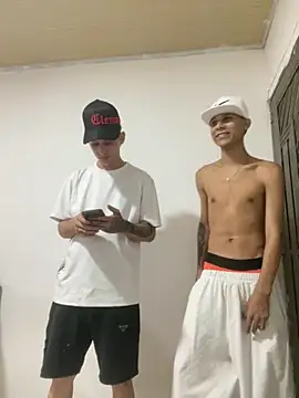 spicyboysvenezuelan online show from September 29, 2025, 5:56 am