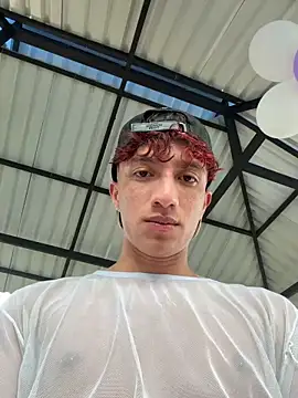 Snapshot of mhatias_ chatting on February 21, 2026, 9:05 pm mhatias online show from February 21, 2026, 9:05 pm