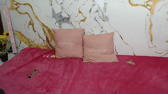 EmilyCoy  online show from February 5, 2026, 1:32 am