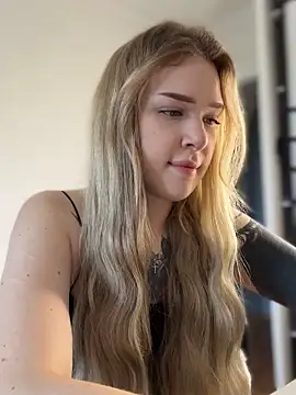 Snapshot of elliss_ chatting on September 17, 2025, 6:15 am elliss  online show from September 17, 2025, 6:15 am