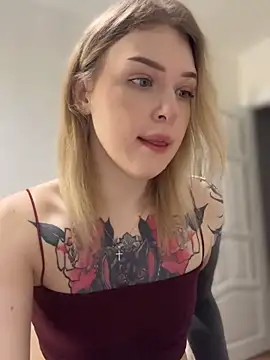 Snapshot of elliss_ chatting on October 9, 2025, 8:01 am elliss  online show from October 9, 2025, 8:01 am