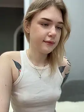 Snapshot of elliss_ chatting on October 11, 2025, 7:40 am elliss  online show from October 11, 2025, 7:40 am