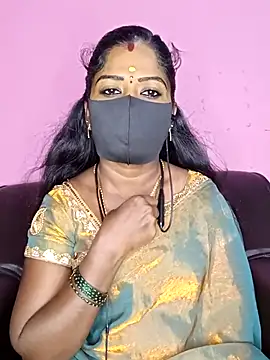 Snapshot of tamilammukuttyy chatting on October 19, 2025, 10:54 pm tamilammukuttyy online show from October 19, 2025, 10:54 pm