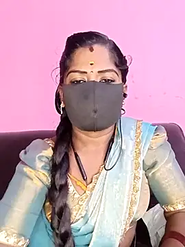 Snapshot of tamilammukuttyy chatting on December 22, 2025, 2:47 pm tamilammukuttyy online show from December 22, 2025, 2:47 pm