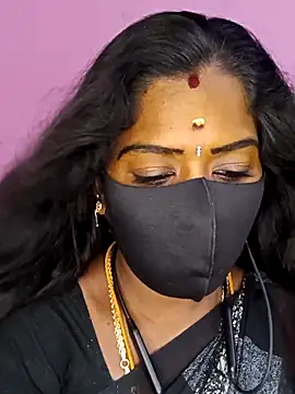 Snapshot of tamilammukuttyy chatting on February 11, 2026, 2:33 pm tamilammukuttyy online show from February 11, 2026, 2:33 pm