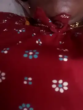 Snapshot of tamilammukuttyy chatting on March 1, 2026, 2:52 pm tamilammukuttyy online show from March 1, 2026, 2:52 pm