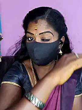 Snapshot of tamilammukuttyy chatting on April 6, 2026, 4:10 am tamilammukuttyy online show from April 6, 2026, 4:10 am