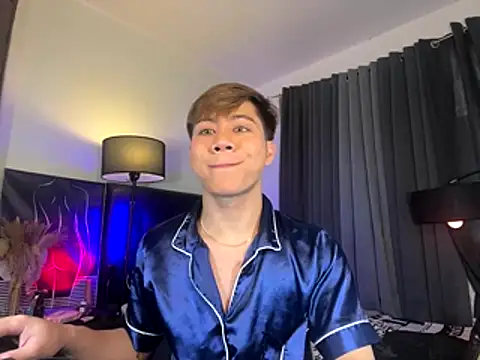 Urfucker drei online show from October 23, 2025, 5:18 am