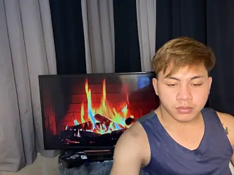 Urfucker drei online show from December 17, 2025, 7:09 pm