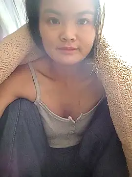 xinhxinhcute online show from October 18, 2025, 11:49 pm