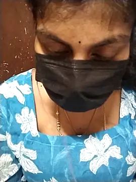 Snapshot of Nithiila chatting on October 1, 2025, 11:38 am Nithiila online show from October 1, 2025, 11:38 am