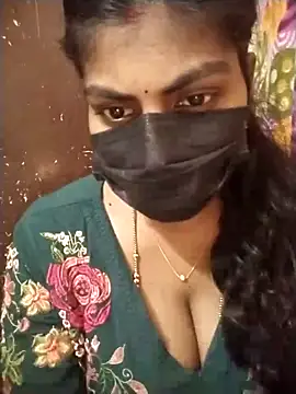 Snapshot of Nithiila chatting on December 20, 2025, 6:31 am Nithiila online show from December 20, 2025, 6:31 am