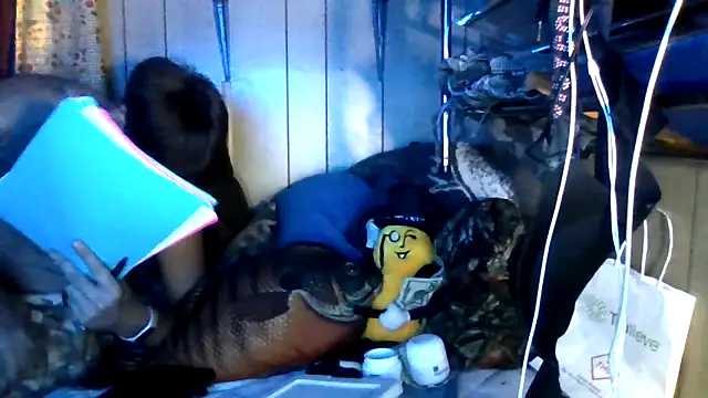 Snapshot of Duanennnn chatting on September 9, 2025, 3:44 pm Duanennnn online show from September 9, 2025, 3:44 pm