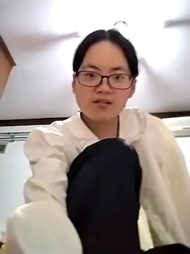 mumu7890 online show from September 17, 2025, 12:07 pm