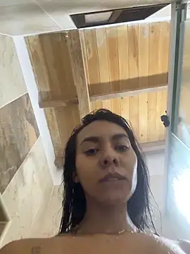 Snapshot of GiorgiaLuxee chatting on October 31, 2025, 12:39 pm GiorgiaLuxee online show from October 31, 2025, 12:39 pm