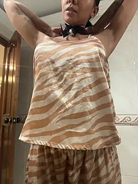 Snapshot of GiorgiaLuxee chatting on November 20, 2025, 11:04 pm GiorgiaLuxee online show from November 20, 2025, 11:04 pm