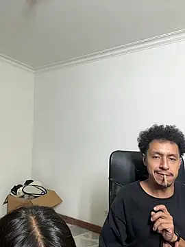 Snapshot of GiorgiaLuxee chatting on November 23, 2025, 12:10 am GiorgiaLuxee online show from November 23, 2025, 12:10 am