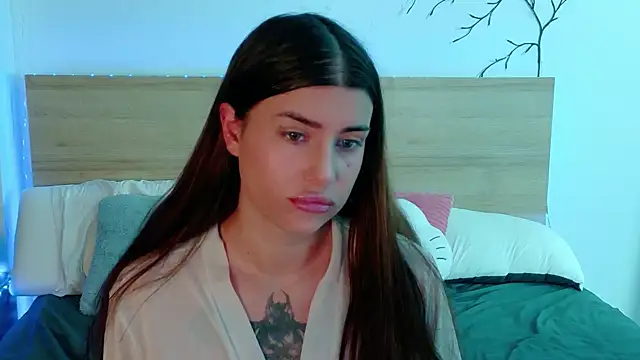 Bella Davis love online show from December 14, 2025, 5:29 pm