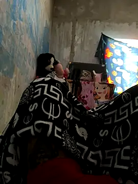 Snapshot of FromVnz chatting on November 17, 2025, 1:06 pm FromVnz online show from November 17, 2025, 1:06 pm