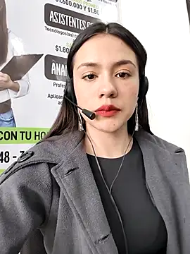 CHARLOTTE  05 online show from November 5, 2025, 1:33 pm