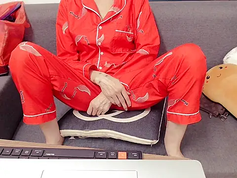 Snapshot of Funnygirl_9x chatting on February 28, 2026, 2:34 am Funnygirl 9x online show from February 28, 2026, 2:34 am