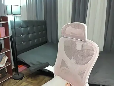 Seductive Margaux online show from March 2, 2026, 7:15 am