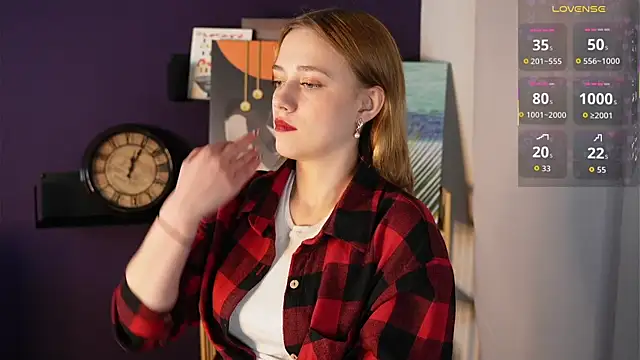 HollieCollelo online show from October 8, 2025, 3:48 am